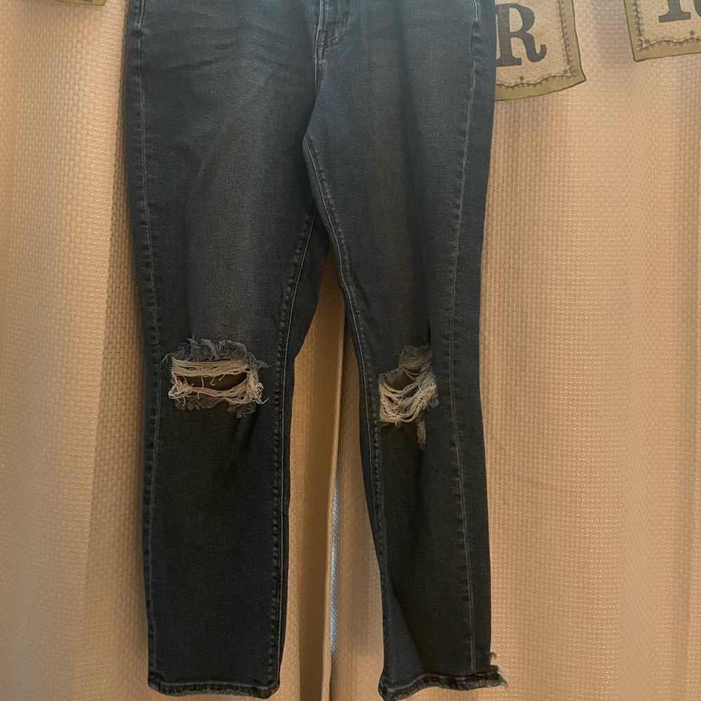 American Eagle Next Level Stretch Mom Jean